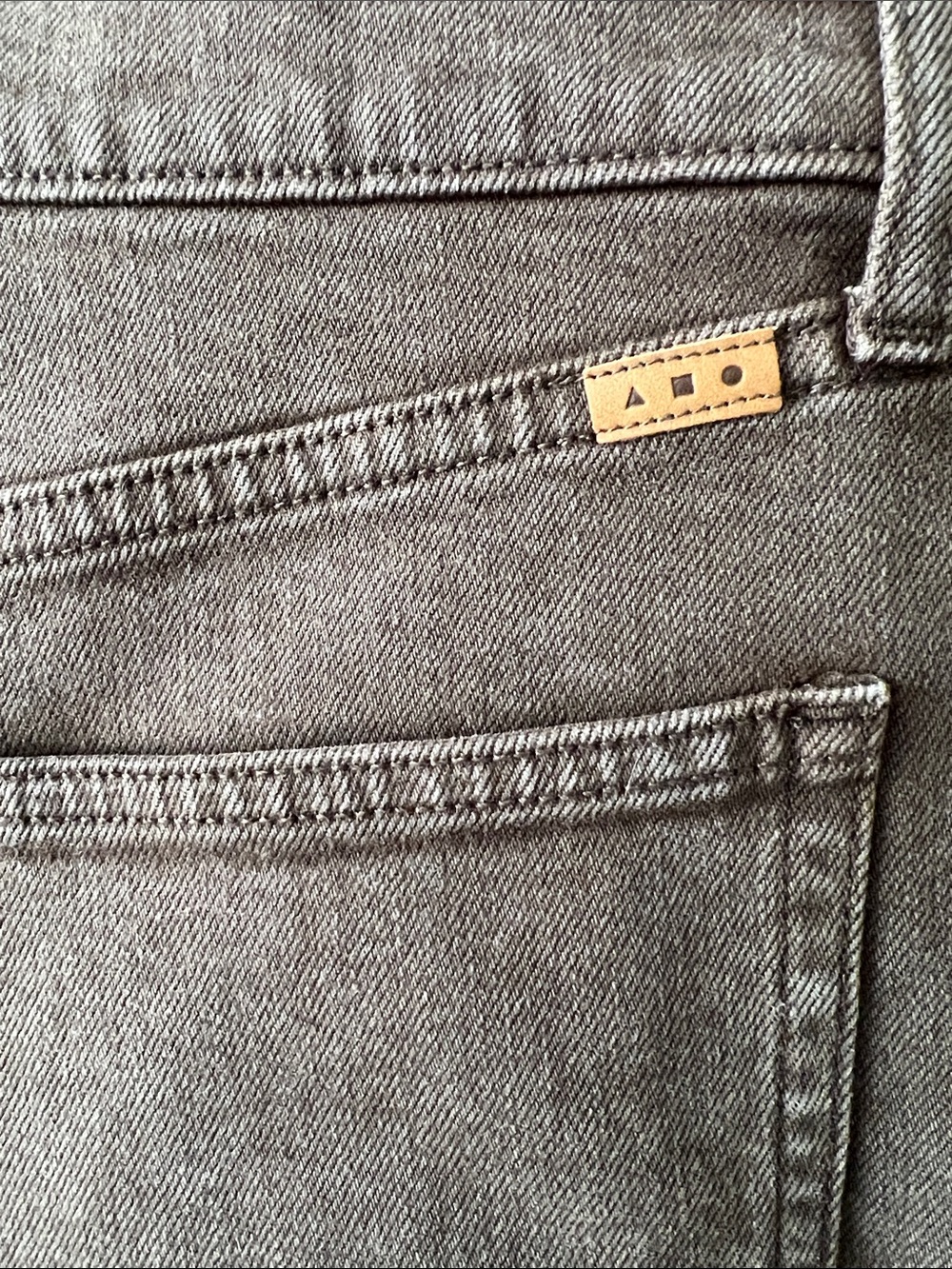AYR Women's The Getup Barrel Leg Denim Jeans in Cigar Brown Size 24 measures 14โ - Picture 7 of 9